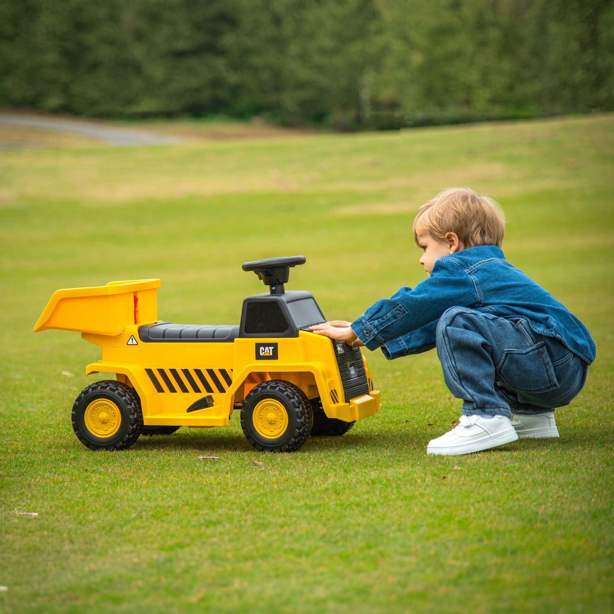 6V CAT Dump Truck Ride-On Toy for Toddlers – Realistic Construction Fun by Ride On Kids