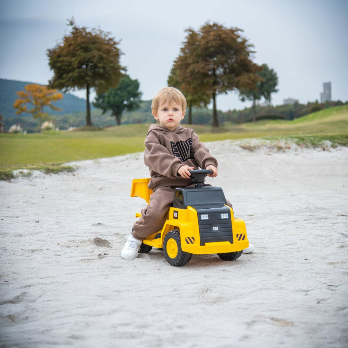 6V CAT Dump Truck Ride-On Toy for Toddlers – Realistic Construction Fun by Ride On Kids